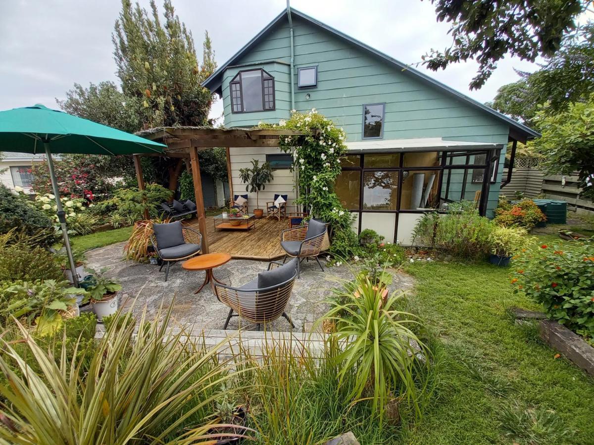 Bed and Breakfast Birds Eyes Te Awanga Exterior foto