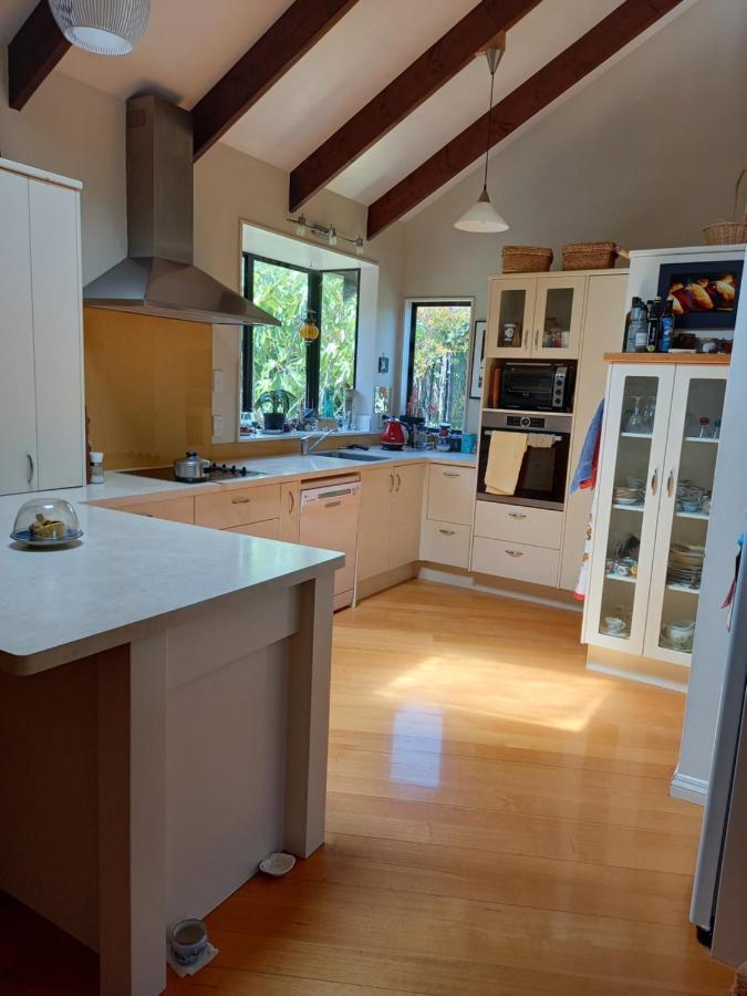 Bed and Breakfast Birds Eyes Te Awanga Exterior foto